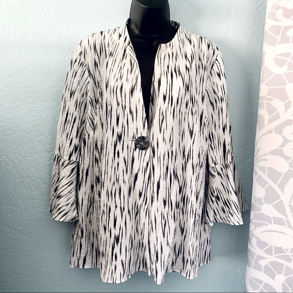 JM Collection Black & White Print Crinkle Texture Lightweight Jacket Size Large